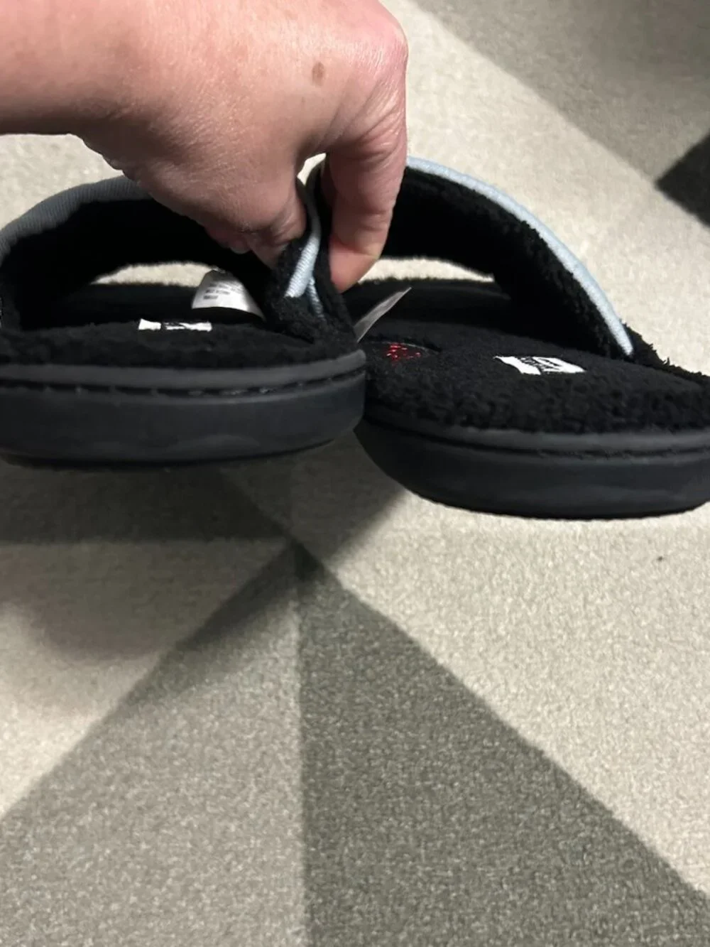 True Religion Slippers Slides Slip-On Size‎ 11-12 Fuzzy Footbed Horseshoe Logo
